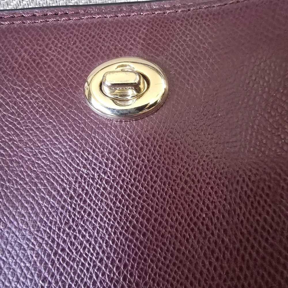 Coach Oxblood Pebbled Leather Tote Bag – Burgundy / Wine